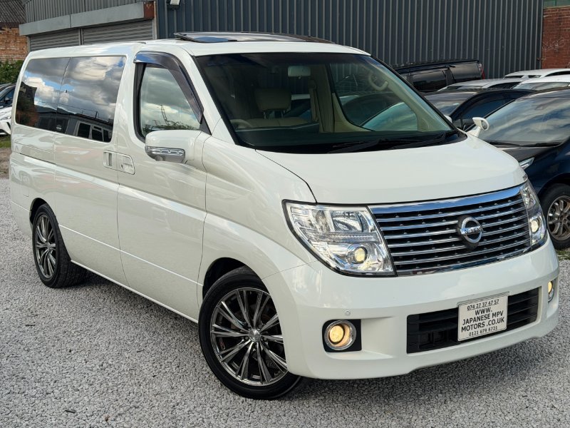 White Nissan Elgrand E51 XL 3.5L Petrol Automatic MPV 7 Seater 360 Camera Sunroof Cruise Control